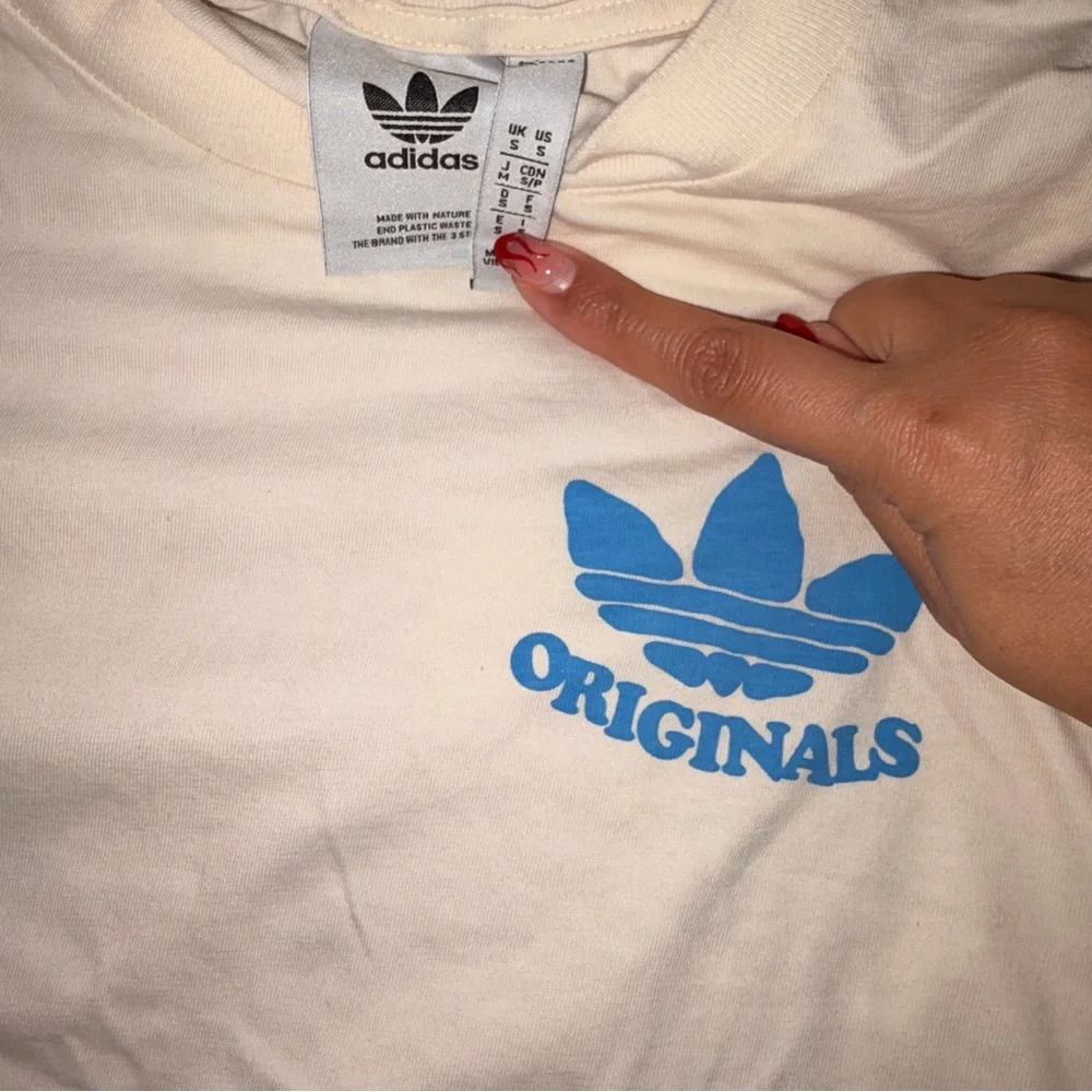 Adidas Originals graphic earth smiley boyfriend fit t shirt S - Picture 4 of 6